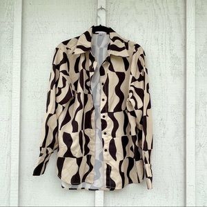 Verge Girl abstract button down
